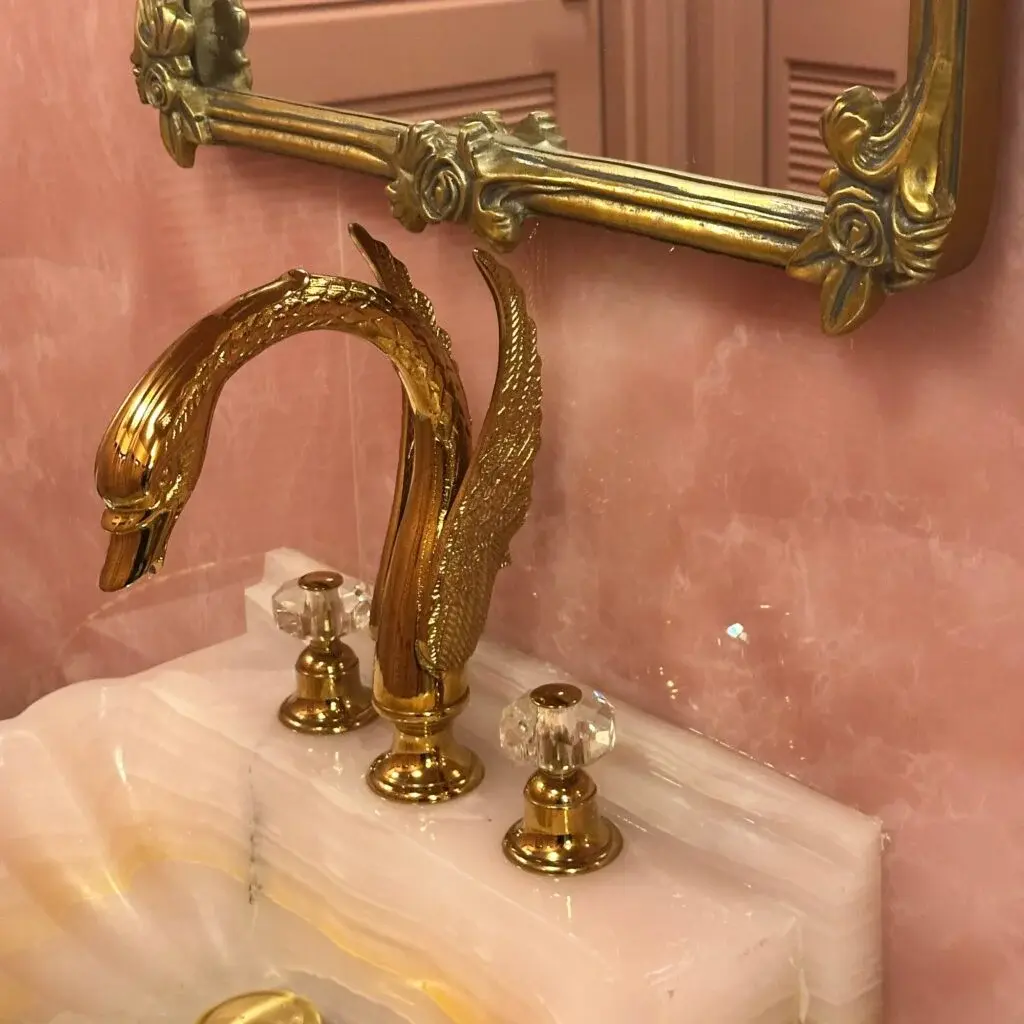 A luxurious home.