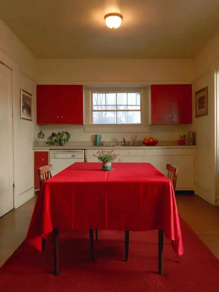 Red Kitchen Decor Ideas: Red Kitchen Table or Tablecloth